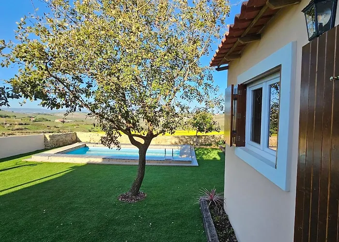 Holiday home Casa Com Piscina E Vista Montanha Alenquer Pereiro da Palhacana